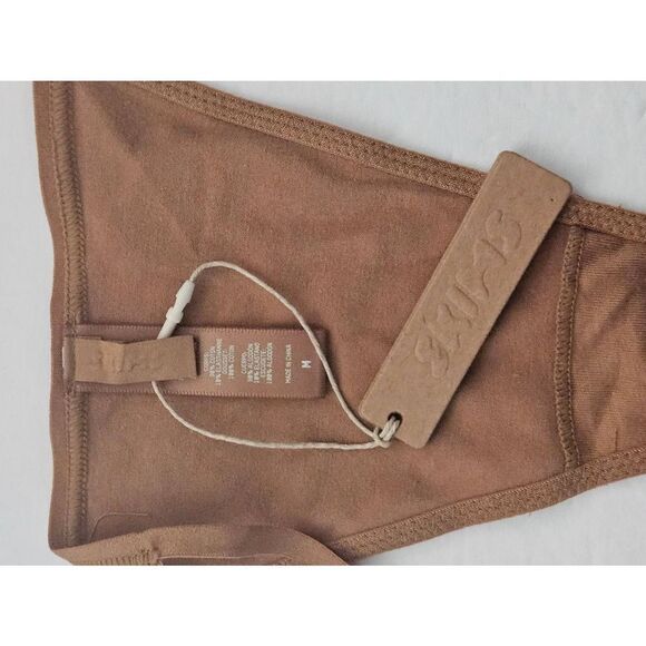 Skims string thong panty Nwt - Picture 4 of 9
